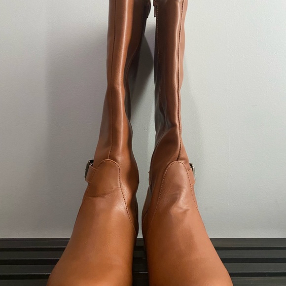 BNWOT Size 7 youth brown knee high boots - Picture 2 of 4